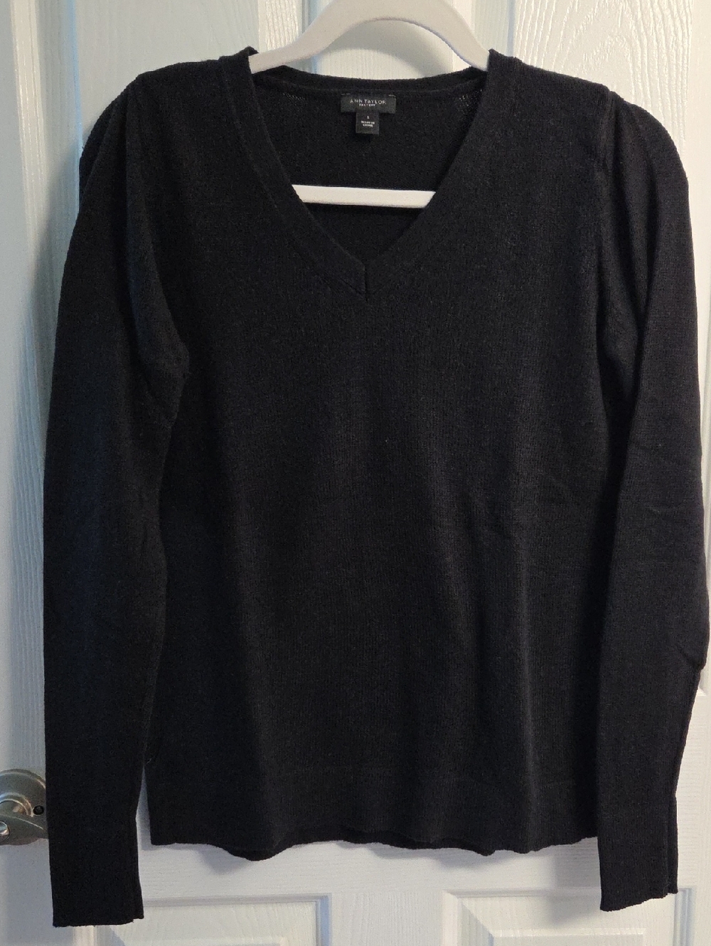 Ann Taylor Black V-Neck Pullover Sweater
